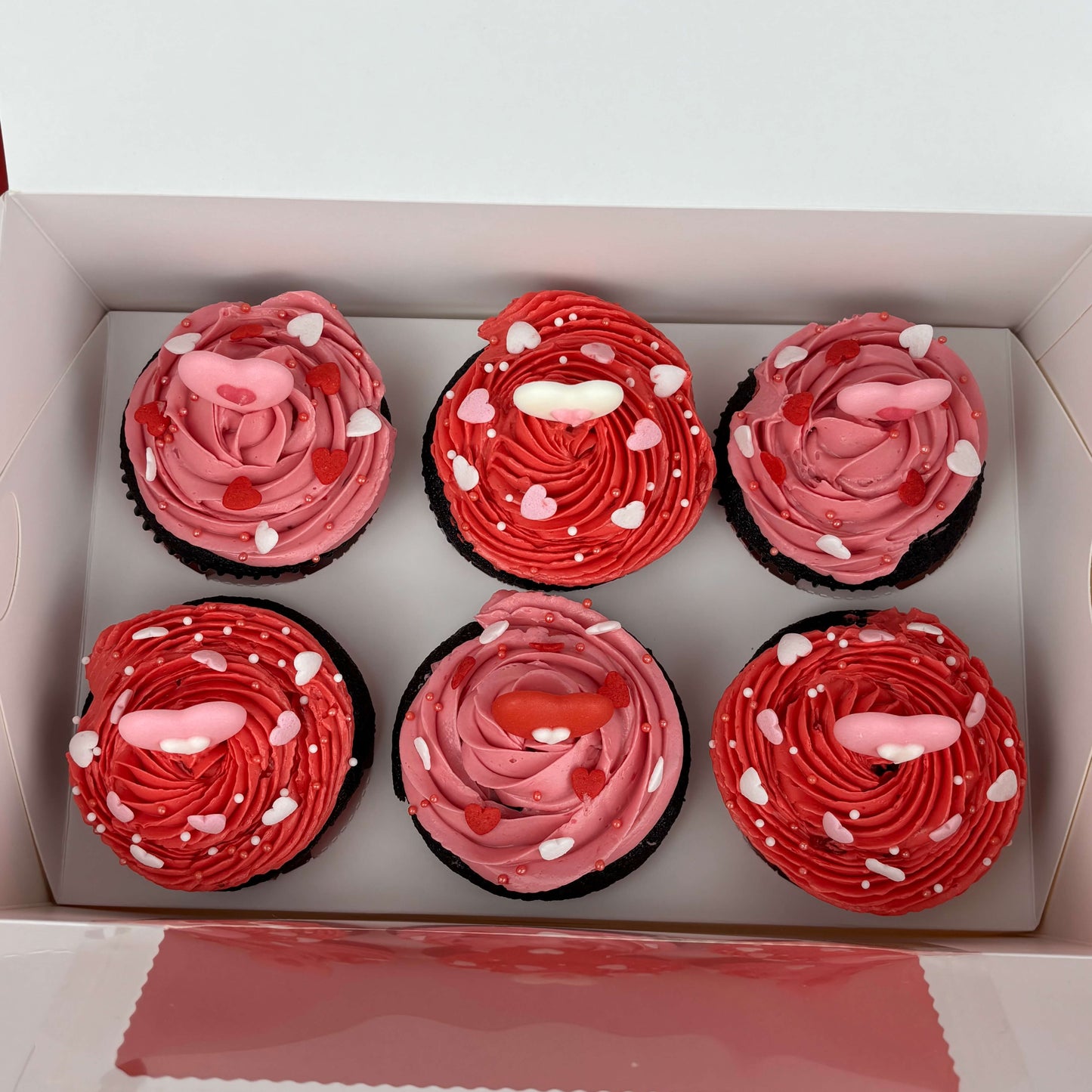 Chocolate & Strawberry Valentine’s Day Cupcakes